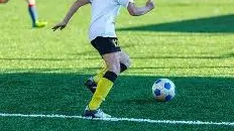 曼联主场连遭伯恩茅斯逆袭，连续四战未尝胜绩，赛季主场惨遭三连败！